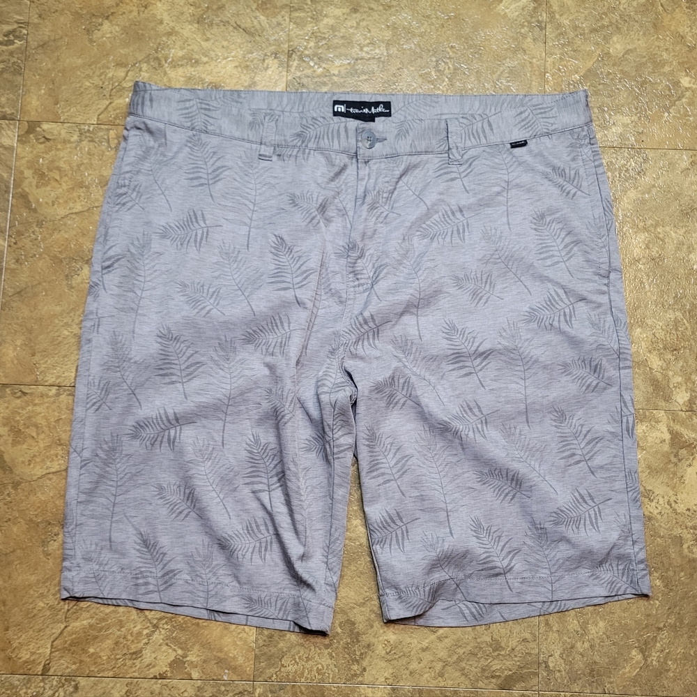 Travis Mathew Hang Time Board Shorts Mens 42 Gray Floral Beach Golf Surf